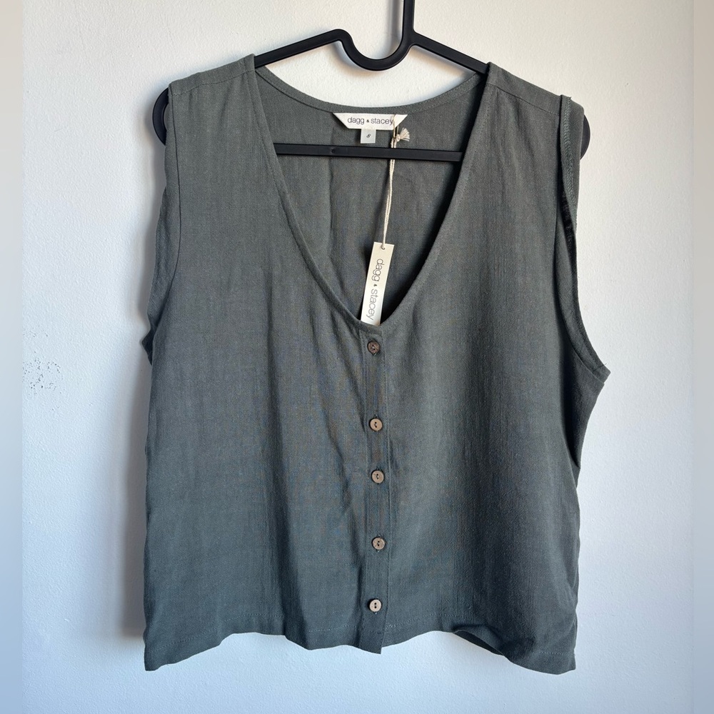 NWT Dagg & Stacey linen blend sleeveless blouse in green